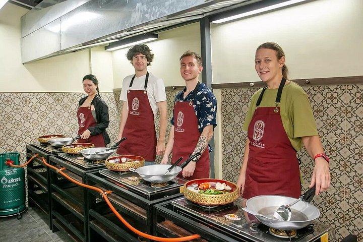 SABIENGによるバンコクタイ料理教室と現地市場訪問