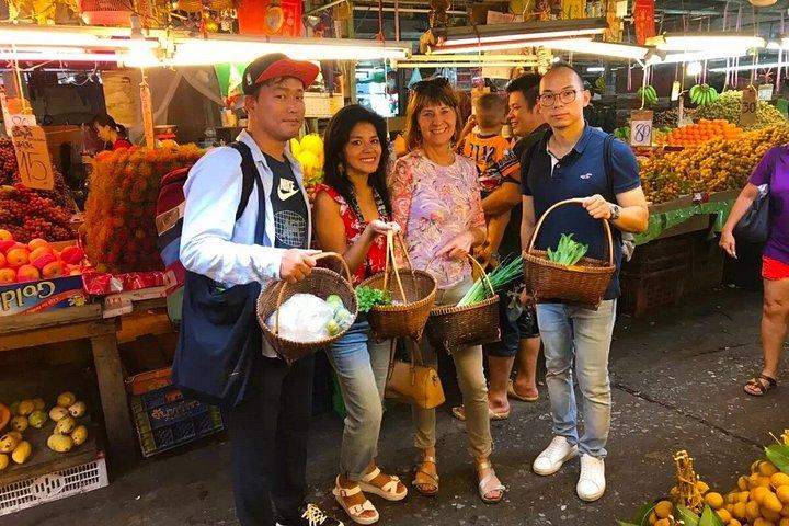 SABIENGによるバンコクタイ料理教室と現地市場訪問