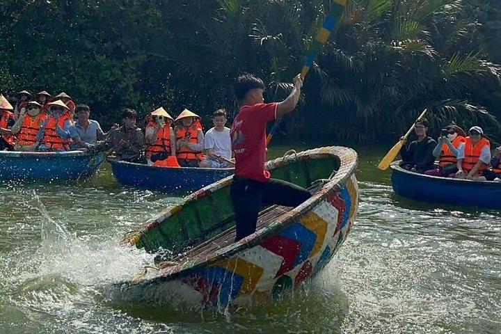ニャチャンカイ川バスケットボートエコツアーを体験