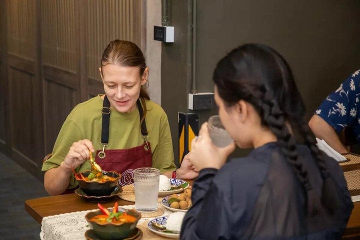 SABIENGによるバンコクタイ料理教室と現地市場訪問