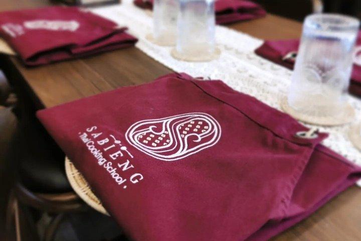 SABIENGによるバンコクタイ料理教室と現地市場訪問