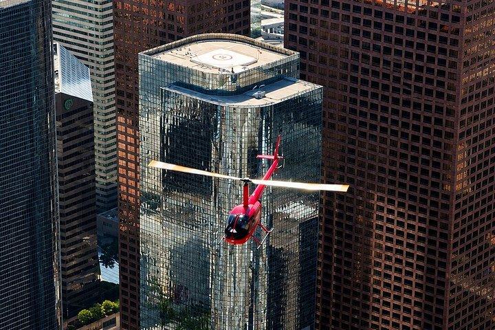 ビーチシティ60から離陸するロサンゼルスのハイパーヘリコプターツアー