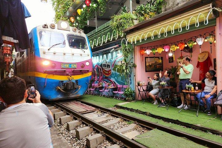 ベストハノイストリートフードツアー：電車通り＆隠れた路地