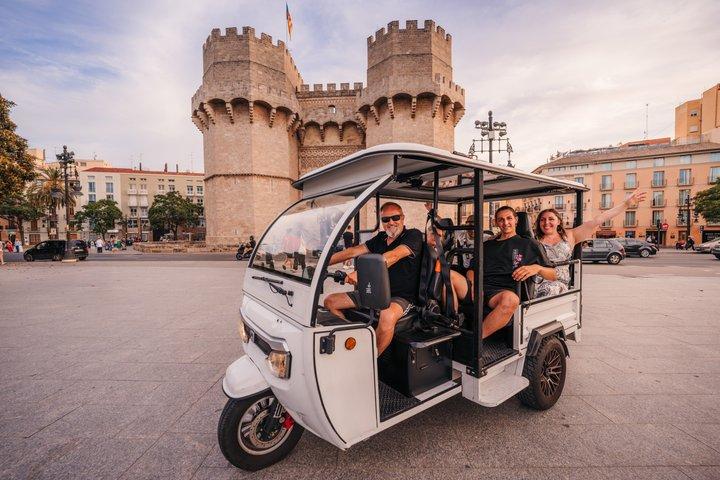 バレンシアのプレミアムプライベートツアーで、2時間で街を巡ろう