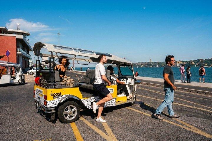 トゥクトゥクによるリスボンの探索：歴史と視点