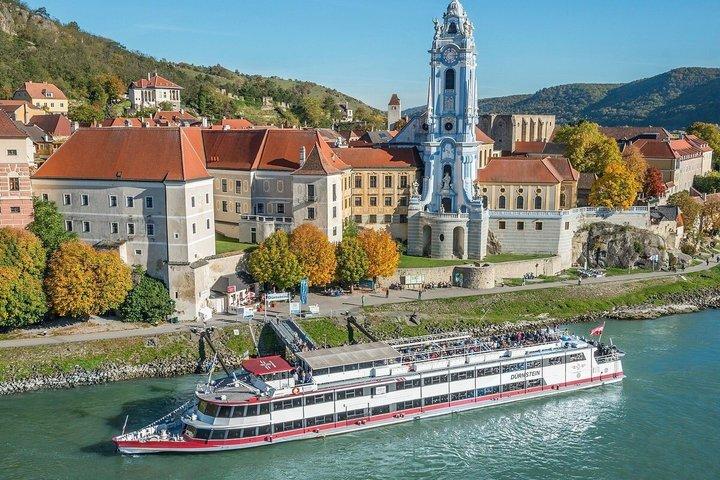 Wachautal Boots- und Wein-Privattageserlebnis ab Wien