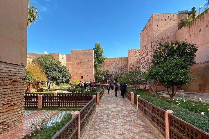 Marrakech: Bahia Palace, Saadian grave, Medina og Souks Tour