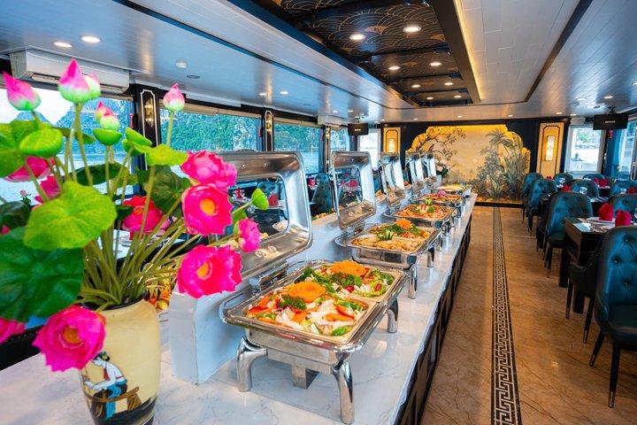 Dagstur till Halong Bay från Hanoi: Liberty Cruise, Cave & Kayaking