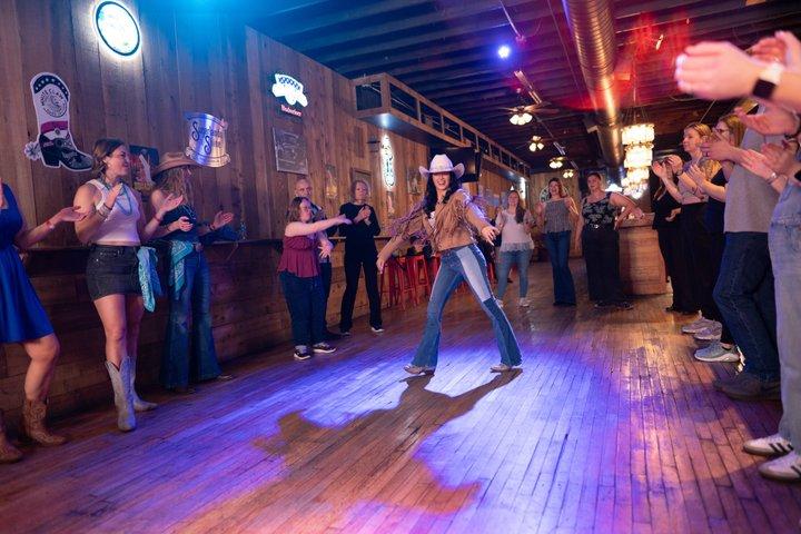 Line Dancing en Broadway + Nivel de principiantes + Video de recuerdo