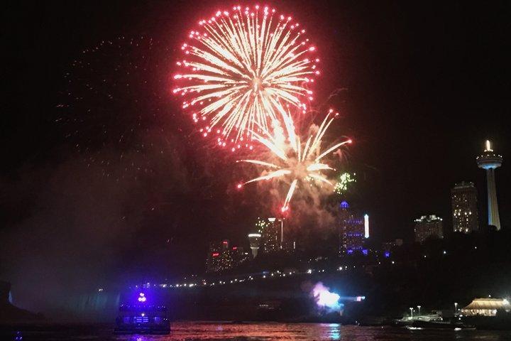 Niagara Falls Night Illumination Tour on American Side