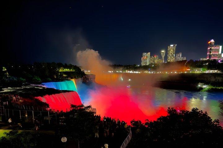 Niagara Falls Night Illumination Tour on American Side