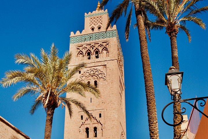 Explore Marrakech in VIP style – Multilingual private chauffeur