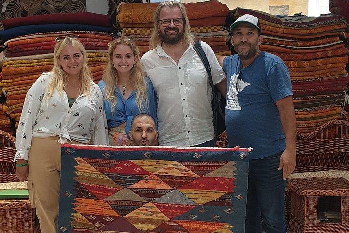 Explore Marrakech in VIP style – Multilingual private chauffeur