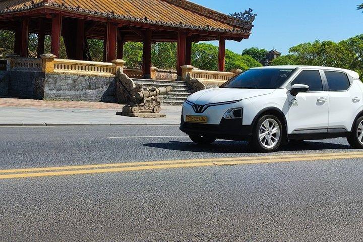 Coche privado de ida desde la ciudad de Hue a la ciudad de Da Nang