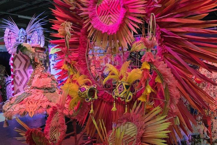 Bastidores do Carnaval do Rio Tour com Fantasia e Samba