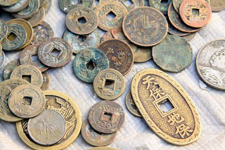 浅草の中心で東京伝統のコインリング作り