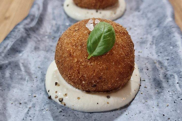 テレビシェフの家で食事 貸し切りのシシリアンディナー