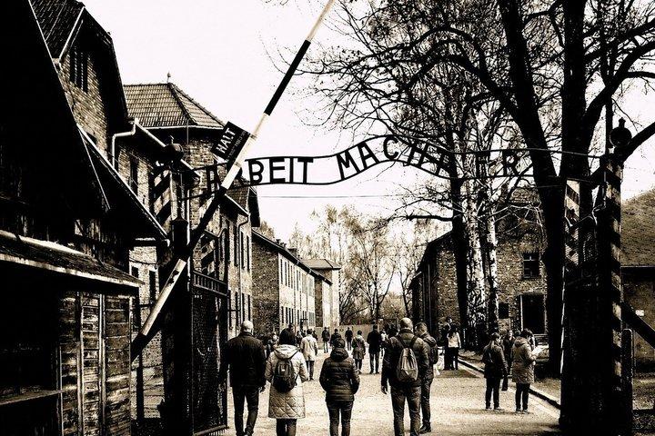 Excursión a Auschwitz desde Cracovia Guía de recogida en el hotel ENG