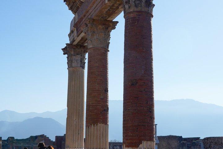 Pompeii: 3 Hour Private Tour with an Archeologist Guide
