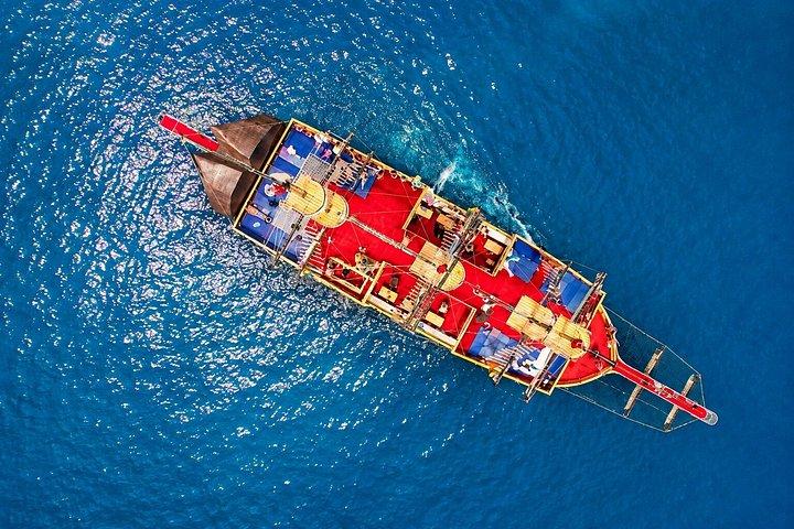 アンタルヤ・ララ海賊船旅ランチ無制限ソフトドリンクとお楽しみ