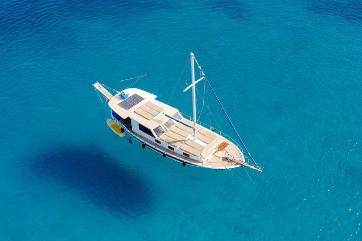 3-Hour Private Sunset Boat Tour With Dinner in Bodrum