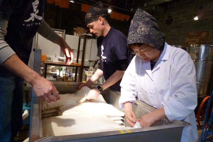 7種類の日本酒でガイド付き試飲アクティビティ