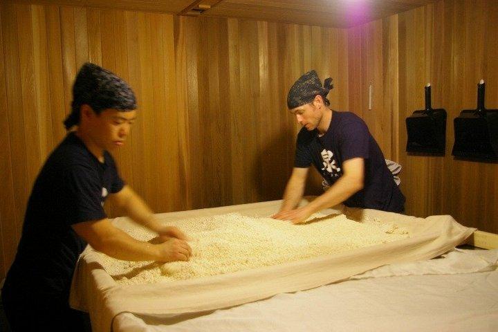 7種類の日本酒でガイド付き試飲アクティビティ