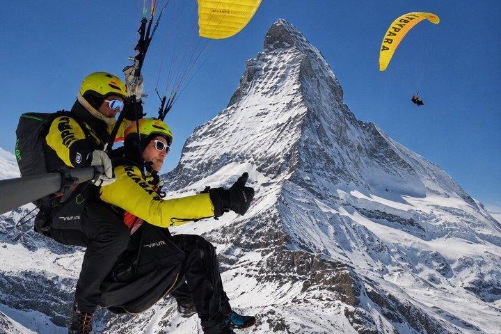 FlyMatterhorn VIP マッターホルン絶景タンデムパラグライダー体験(ツェルマット)