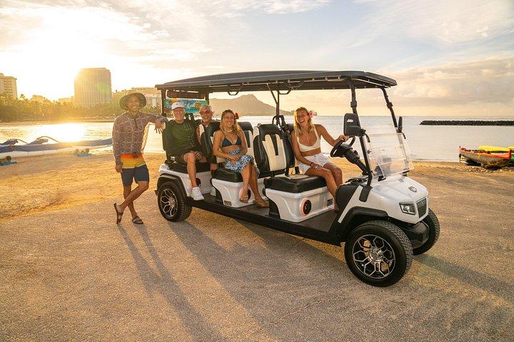 ワイキキからカハラビーチへオープンエアの海岸EVアドベンチャー