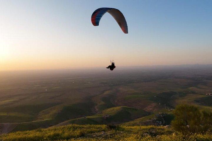 Tandem Paragliding eventyr over ørken bjerge