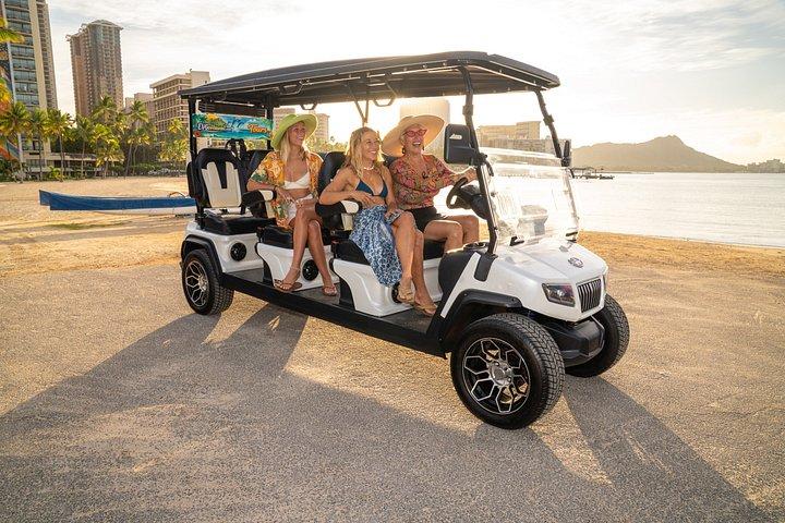 ワイキキからカハラビーチへオープンエアの海岸EVアドベンチャー
