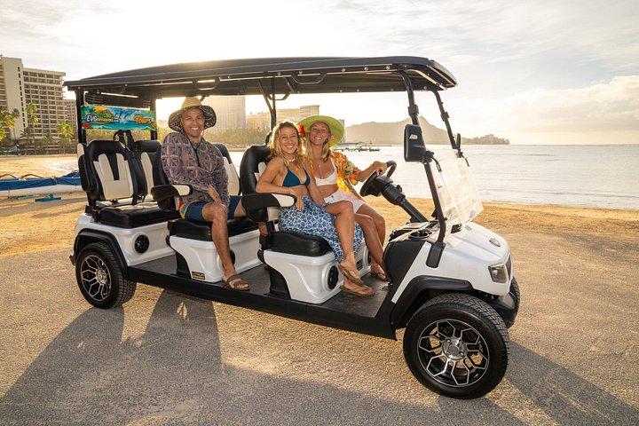 ワイキキからカハラビーチへオープンエアの海岸EVアドベンチャー
