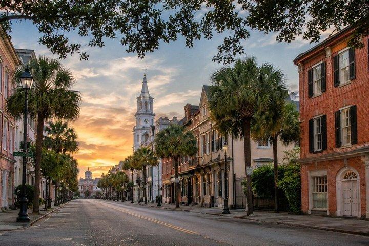 Charleston Under Siege : Revolutionary War History (Gira de audio)