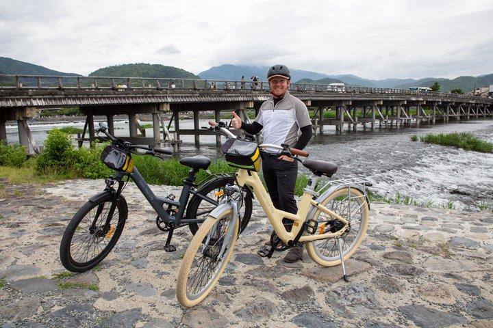 京都e-bikeツアー：竹林、金閣寺、禅寺