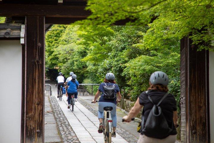 京都e-bikeツアー：竹林、金閣寺、禅寺