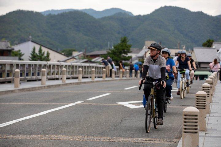 Kyoto E-Bike Tour: Floresta de Bambu, Pavilhão Dourado e Templo Zen