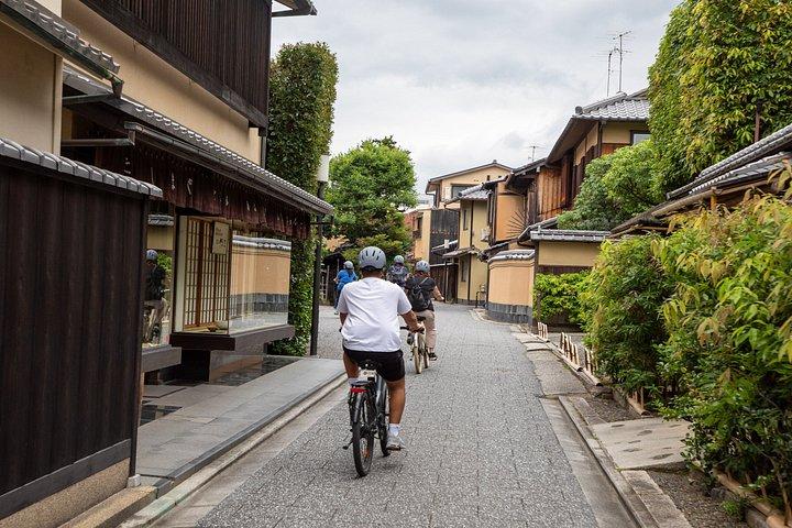 京都e-bikeツアー：竹林、金閣寺、禅寺