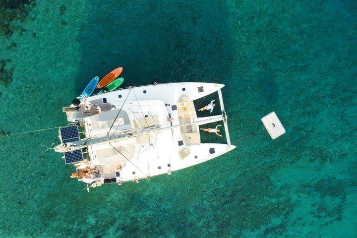 Heraklion : crociera in catamarano Dia con pranzo in cima - 50 chef greci