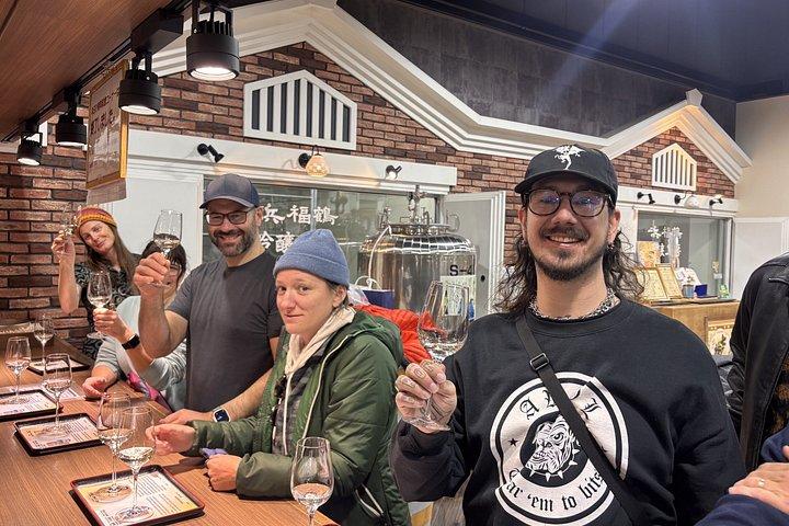 エキスパートパートガイドによる神戸の日本酒ツアー：3＋蔵元、試飲付き