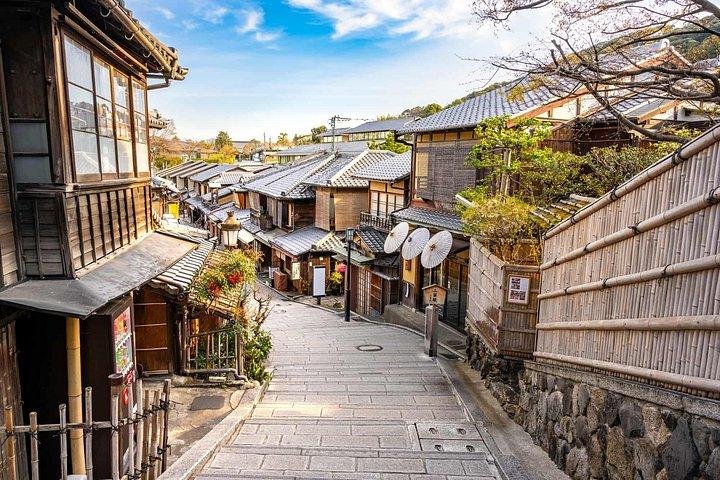 京都朝散歩／密を避ける：祇園・八坂塔＆清水
