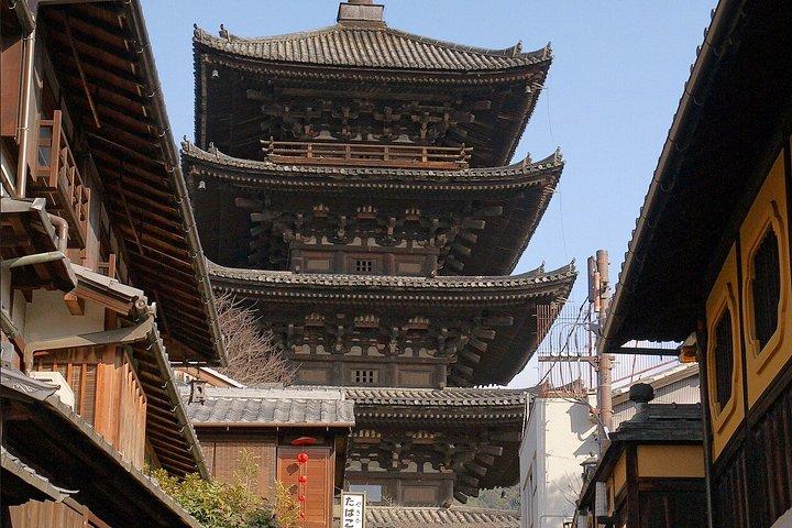 京都朝散歩／密を避ける：祇園・八坂塔＆清水