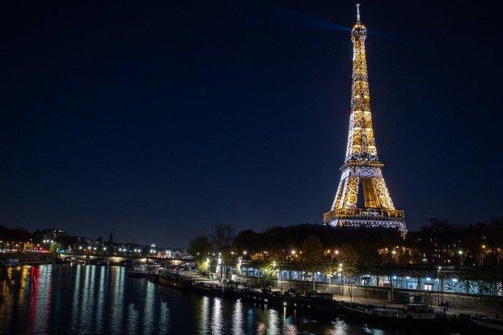 ル・ブルジェ空港からパリへの高級プライベート送迎