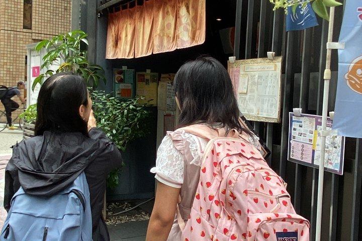 東京アニメ巡礼ツアー：地元ガイドとアニメスポットを巡る旅