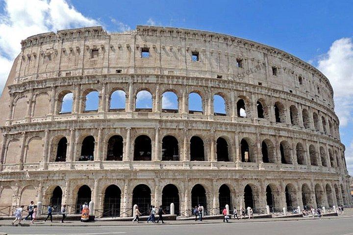 真実の口からコロッセオへローマ古代都市ツアー