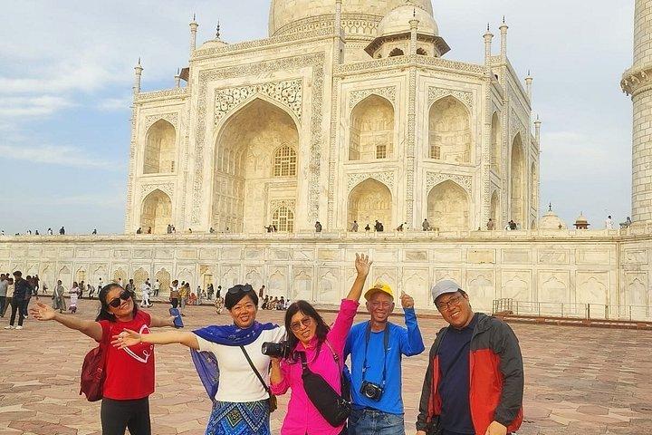 Agra: Fast-Track Taj Mahal Entry Ticket + Optional Guided Tour