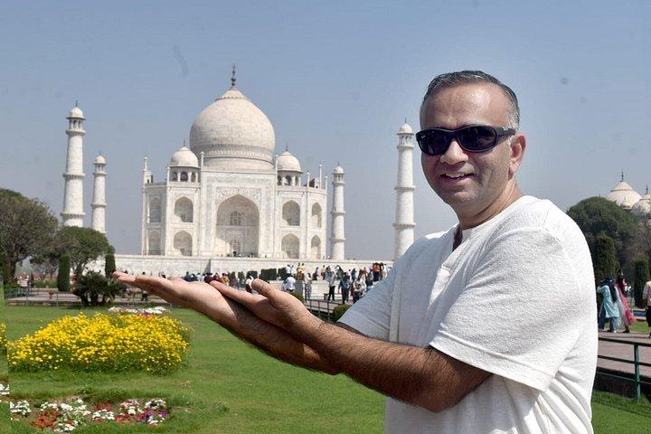 Agra: Fast-Track Taj Mahal Entry Ticket + Optional Guided Tour