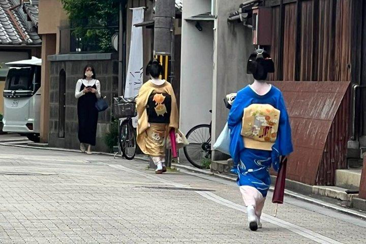 京都・祇園散歩 with ローカル 文化・芸者ワールド