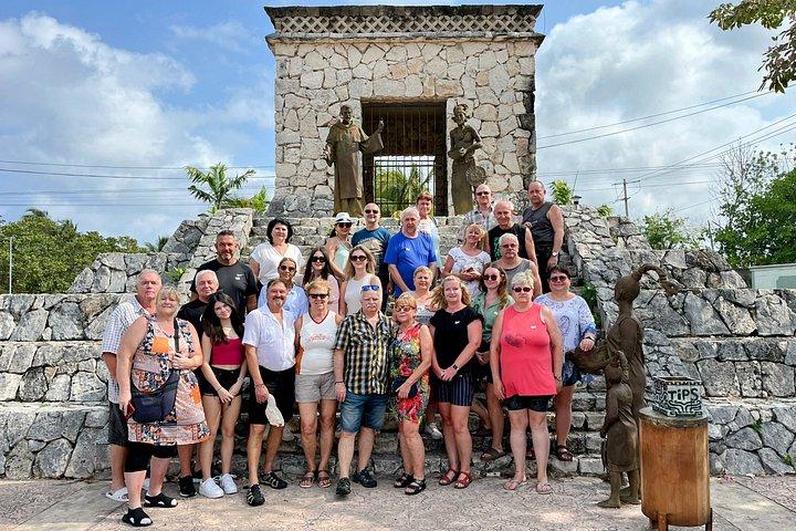 Cozumel: Downtown, Shopping & Beach