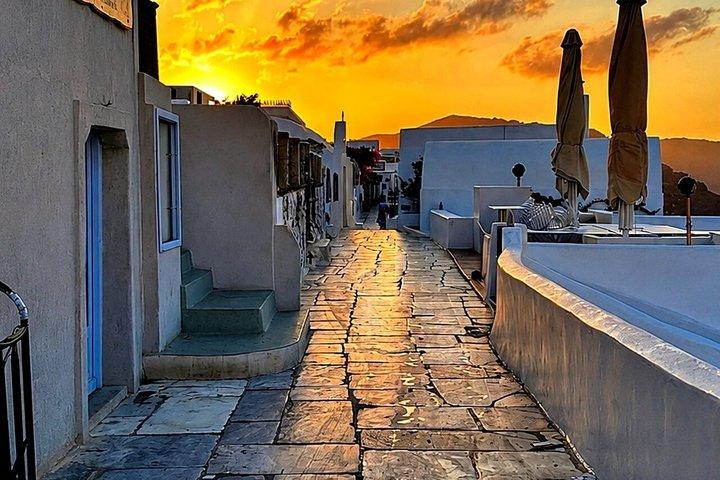 Tour privado al amanecer en Santorini