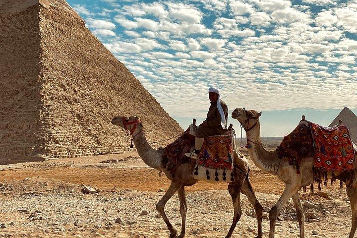 アレクサンドリア発ピラミッドと大エジプト博物館海岸小旅行